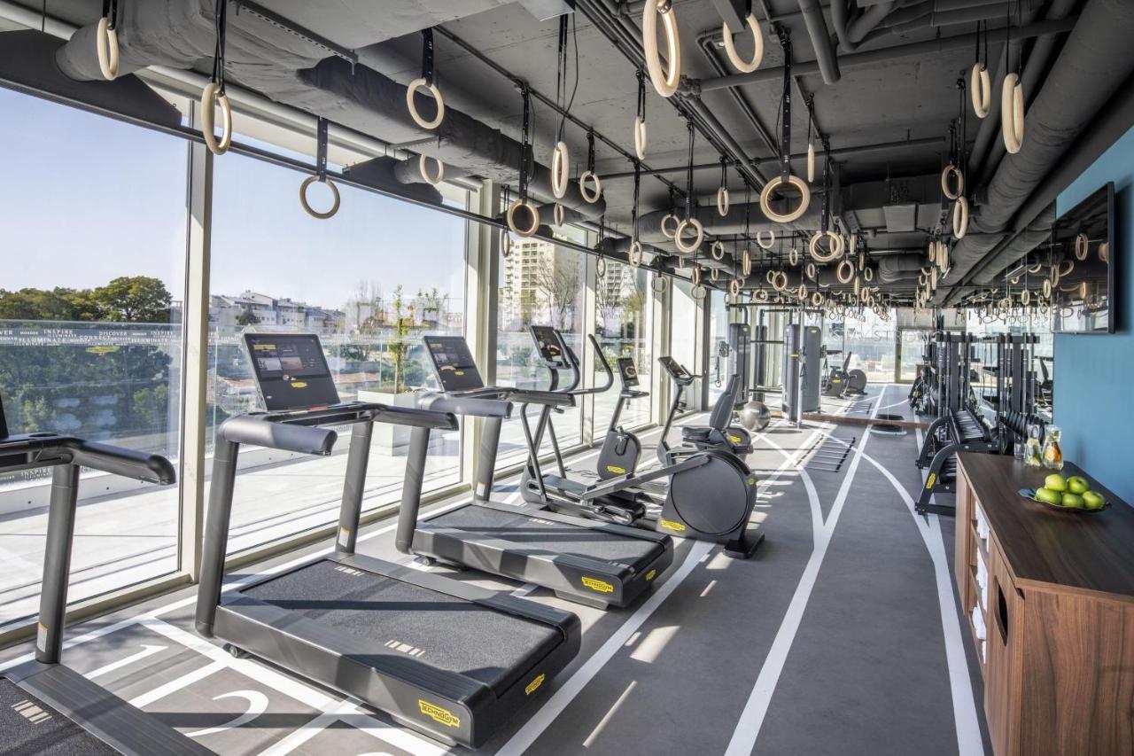 Renaissance Porto Lapa Hotel Esterno foto The gym at the 100m² Sky Club