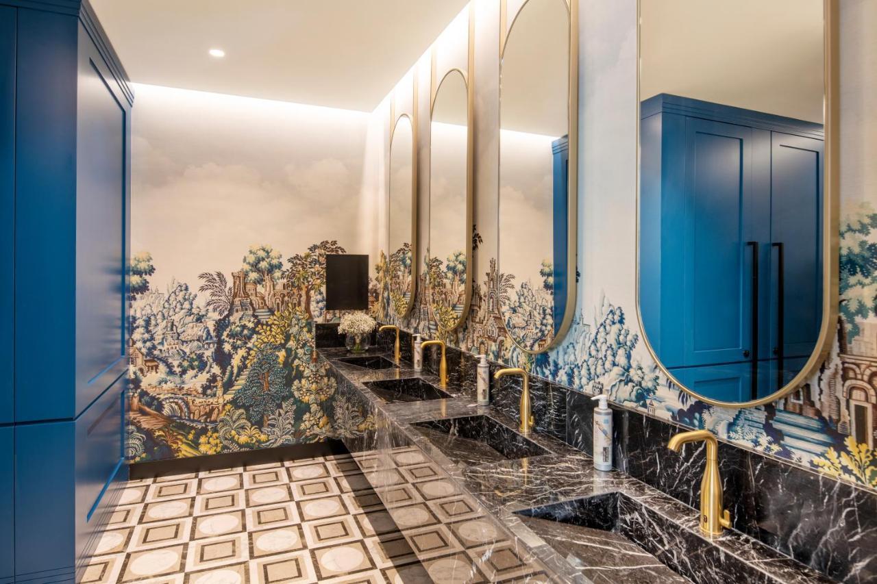 Renaissance Porto Lapa Hotel Esterno foto The bathroom of the 1001 Suite