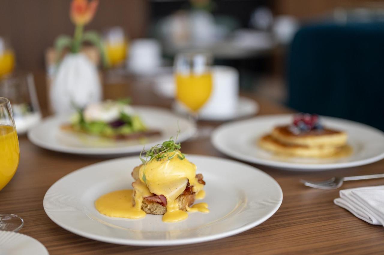 Renaissance Porto Lapa Hotel Esterno foto Eggs Benedict